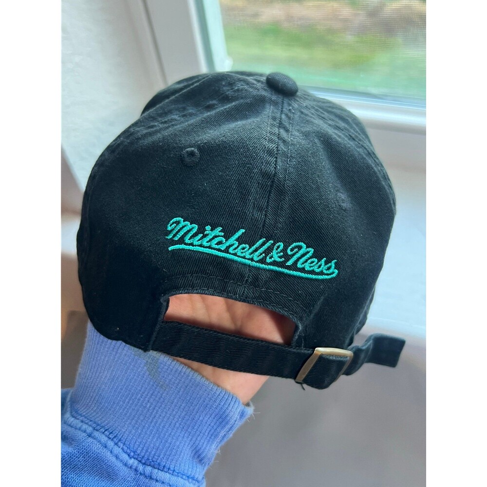 Vancouver Grizzlies Basketball Mitchell & Ness Hardwood Classics Adjustable Hat - Picture 6 of 11